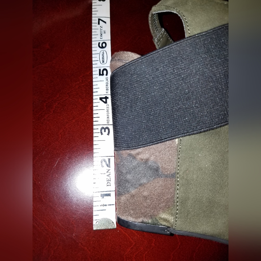 Like new Nine West Camo Colored Platform Wedges, Size 5.5 - Picture 10 of 11